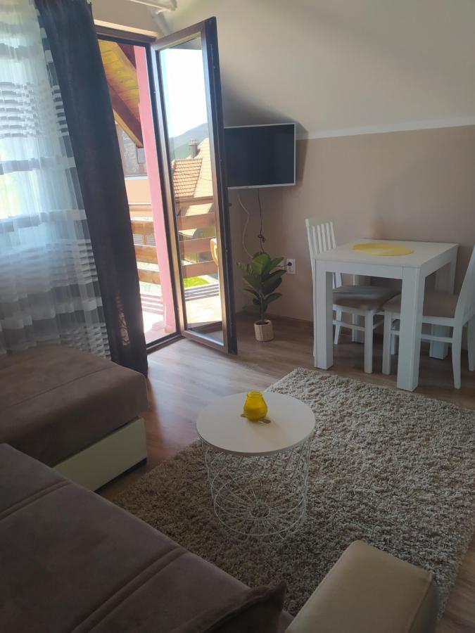 Vila Jezero باغينا باستا المظهر الخارجي الصورة